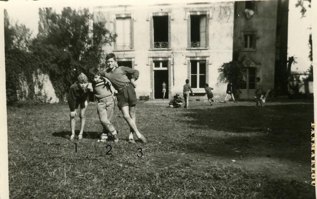 COLO PARDIES PIETAT 1958 ASSOCIATION OZANAM DES VERRERIES D AFRIQUE DU NORD 02.JPG